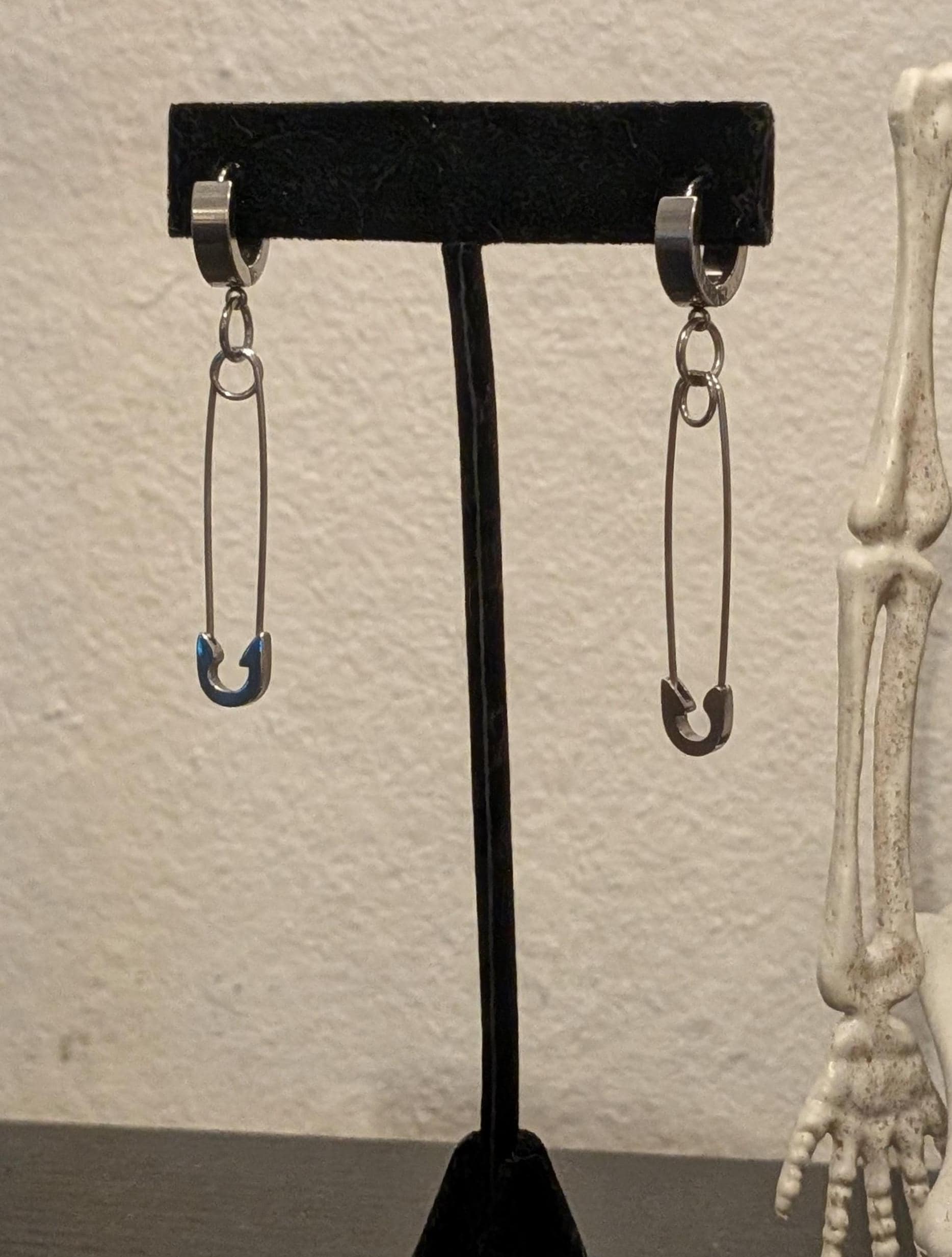 Steel Safety Pin Hoops