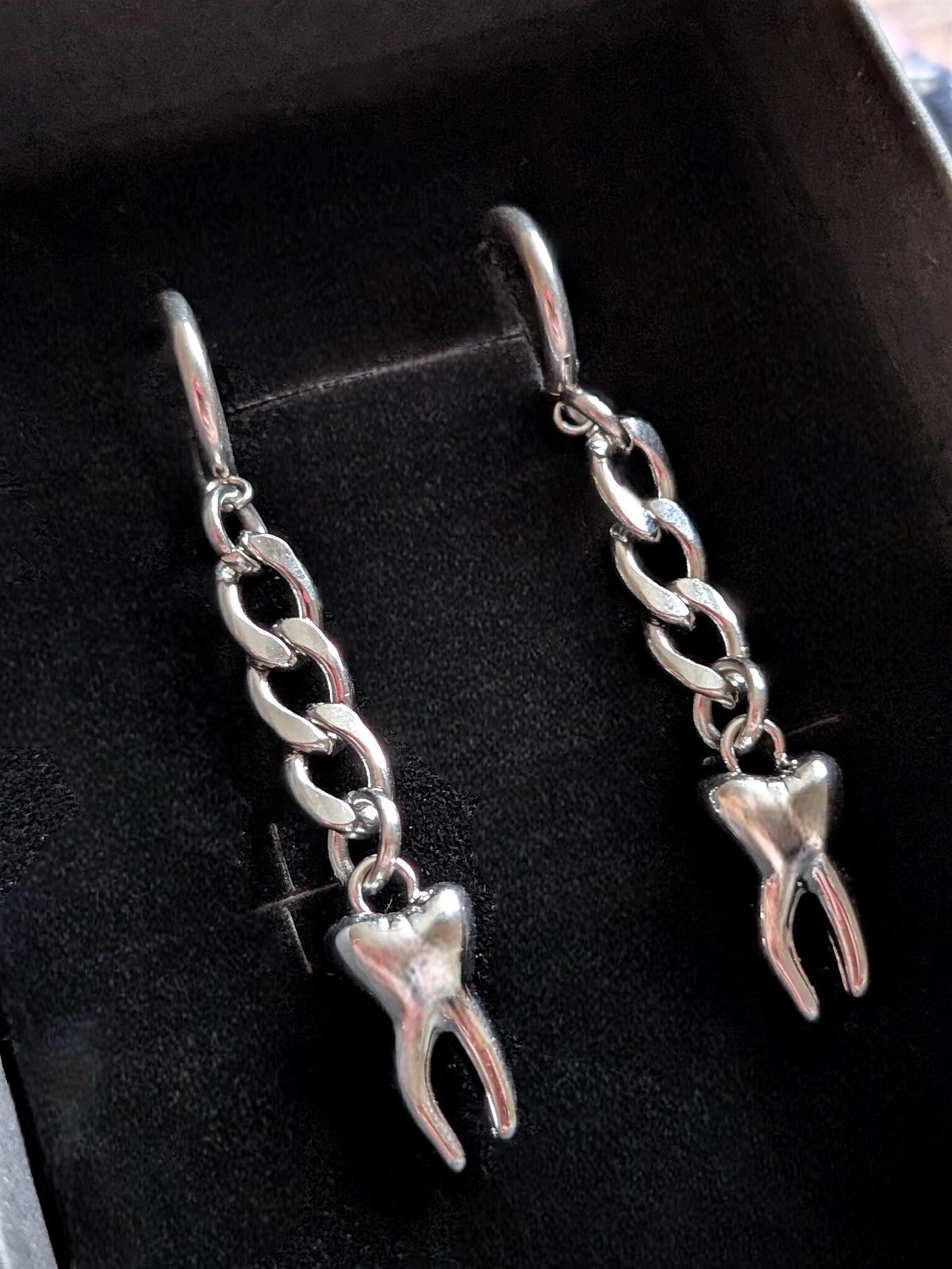 Chain & Teeth Hoops
