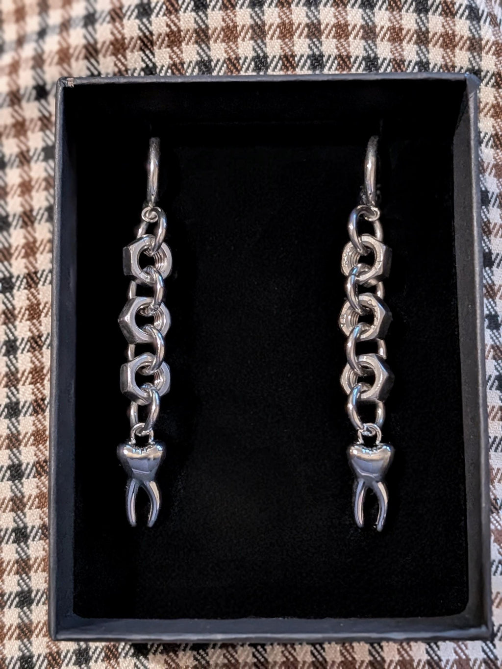 Hardware & Teeth Hoops