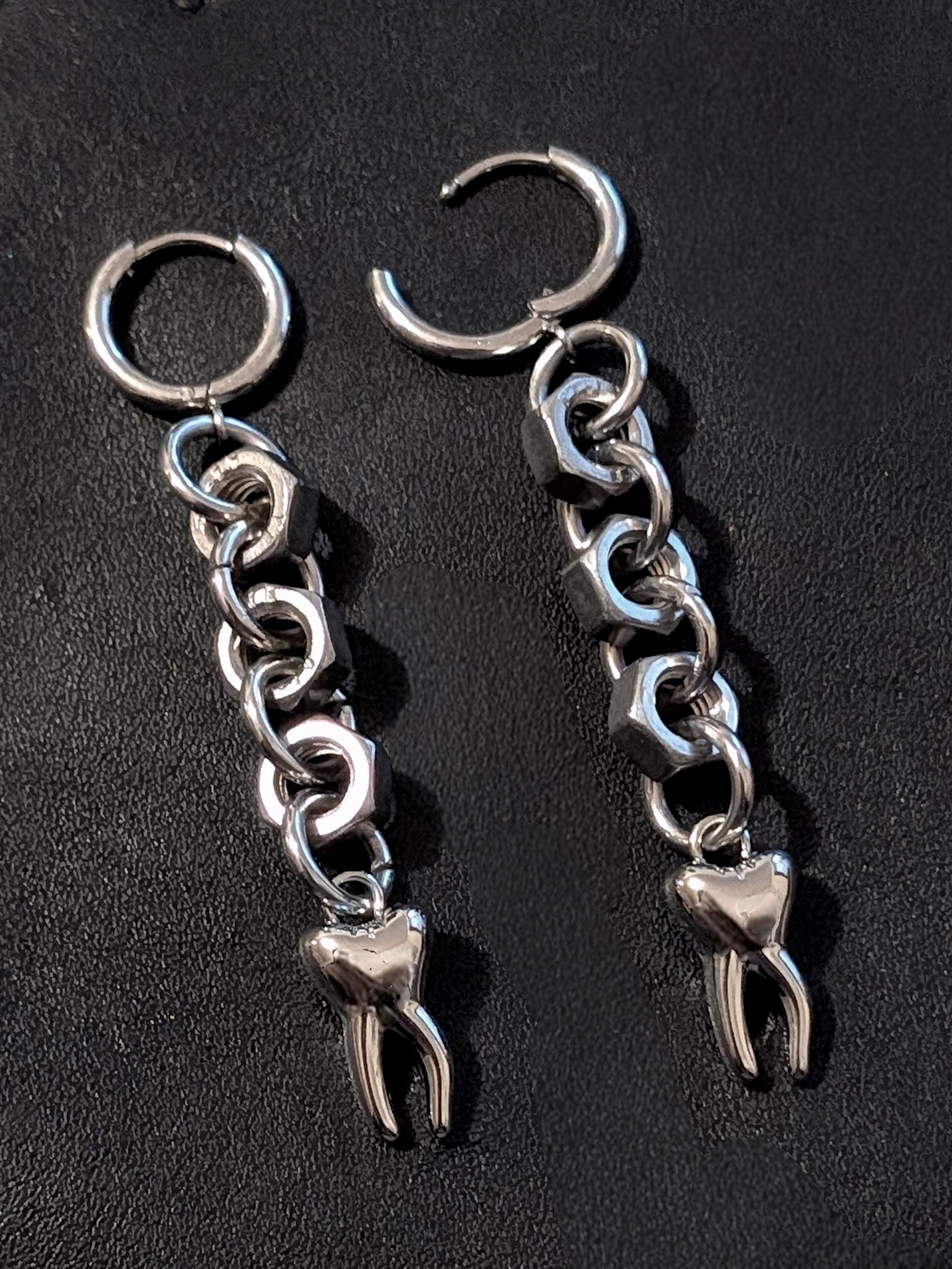 Hardware & Teeth Hoops