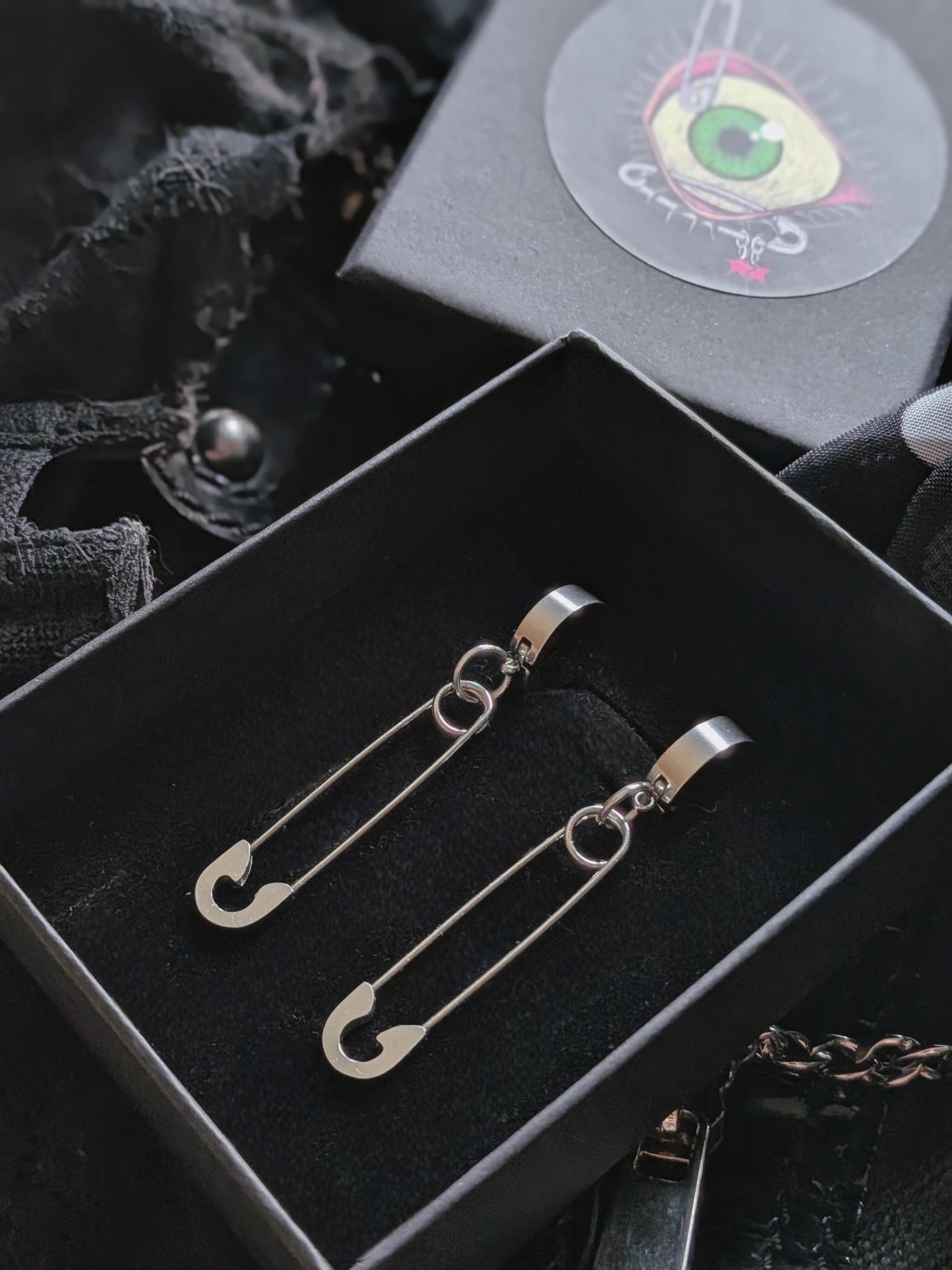 Steel Safety Pin Hoops